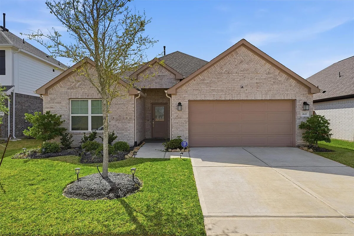 Photo 1 of 15 - 8611 Pier Cove Dr - Cypress, TX Primary Photo - 8611 Pier Cove Dr
