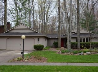 10378 Oak Branch Trl, Strongsville, OH 44149