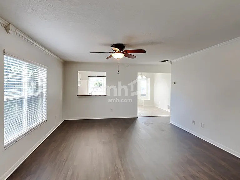 9643 Patrician Dr — Photo 6