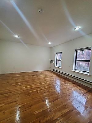 3rd image of 334 E 55th St APT 3
