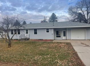 131 1st St, Roscoe, MN 56371