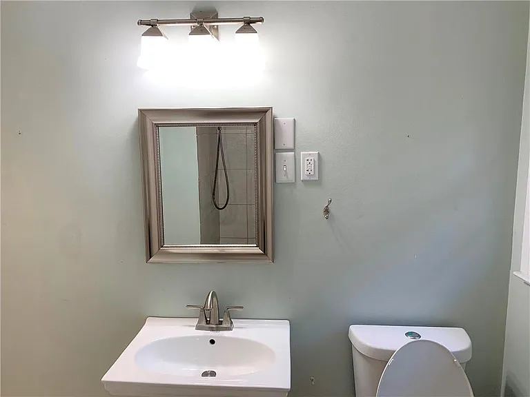 317 W Wieuca Rd NE — Photo 17