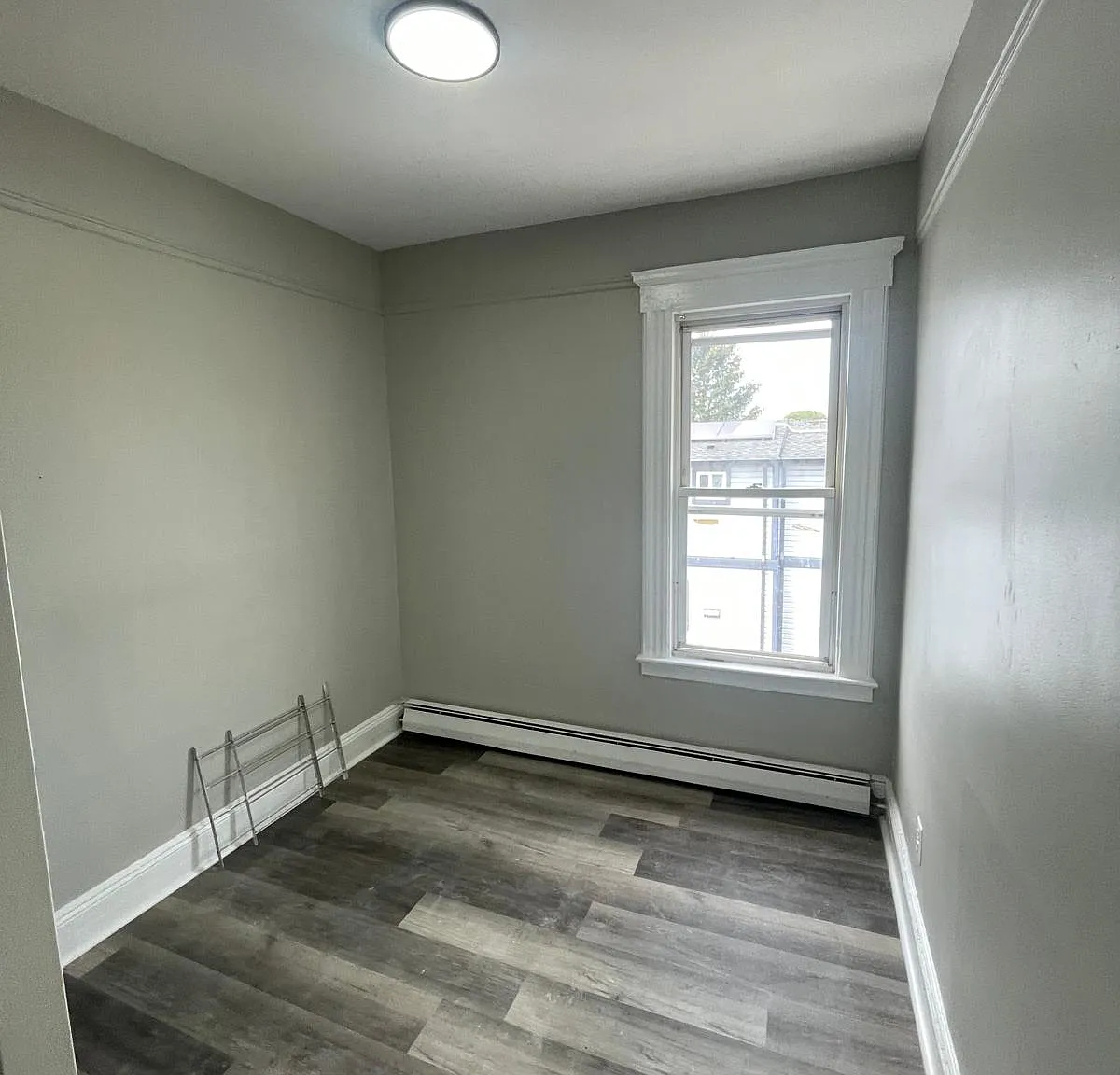 3 bed, 2200 sqft, $2,300 — Photo 4