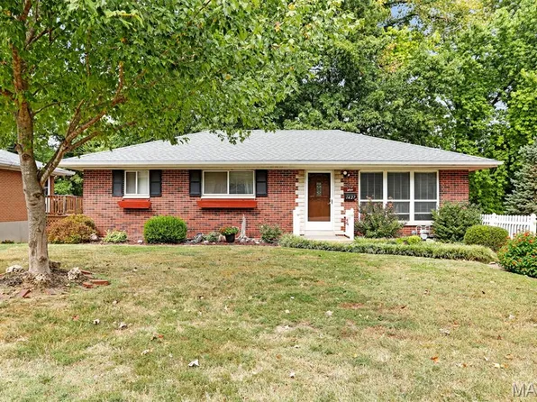 1427 Ladd Ave, Edwardsville, IL 62025