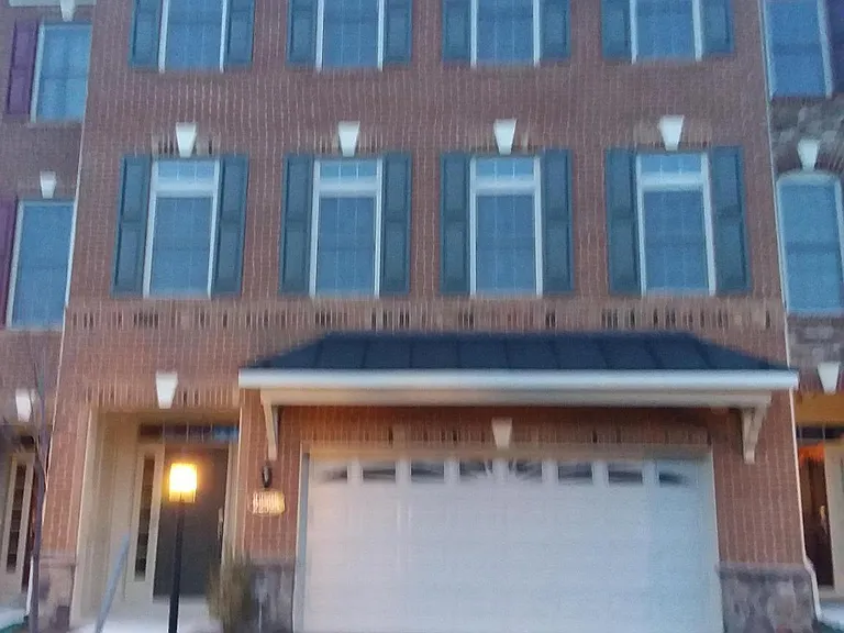 22595 Windsor Locks Sq — Photo 2