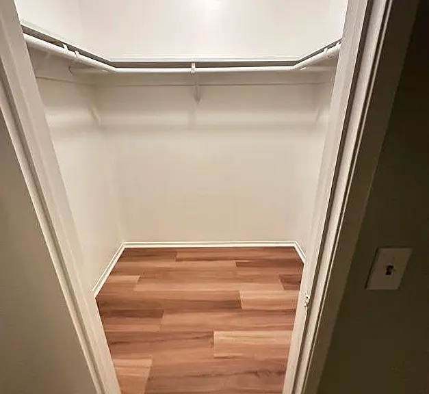 Walk-in closet
