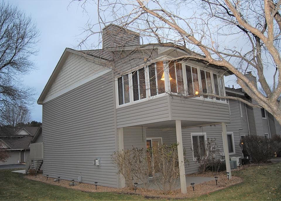 1st image of 8874 Cottonwood Ln N