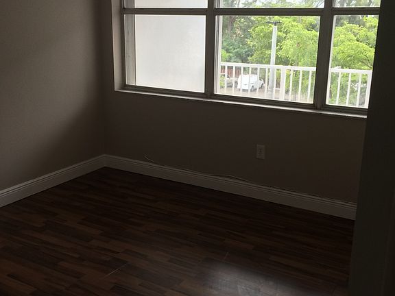 4th image of 1300 NE Miami Gardens Dr APT 301