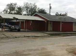 100 E Walnut St, Taylor, TX 76574