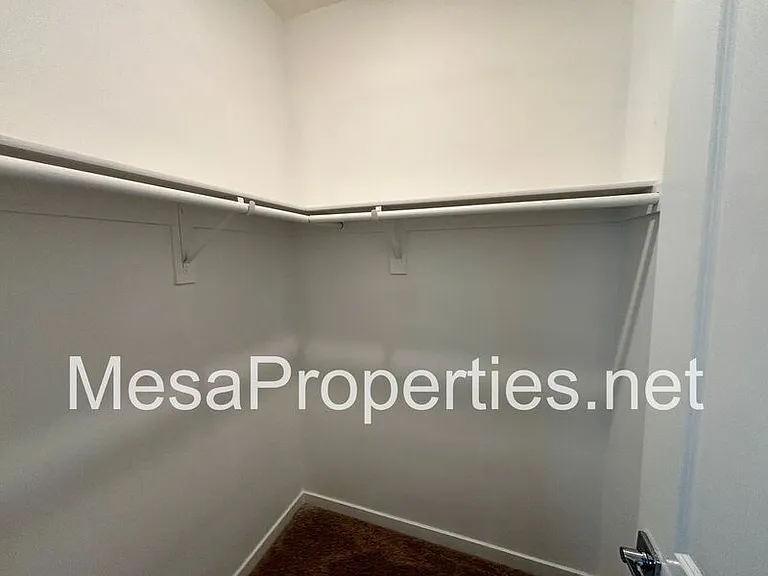 5229 Jarvis Ln — Photo 33