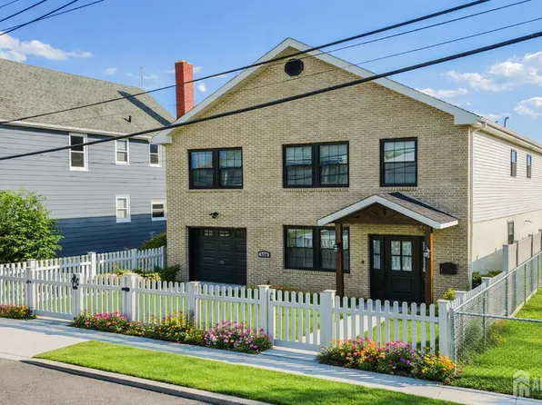 134 Union St, Carteret, NJ 07008