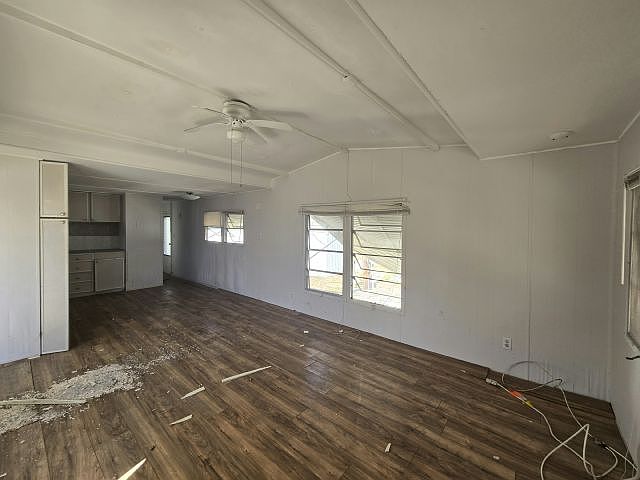 Building Photo 4