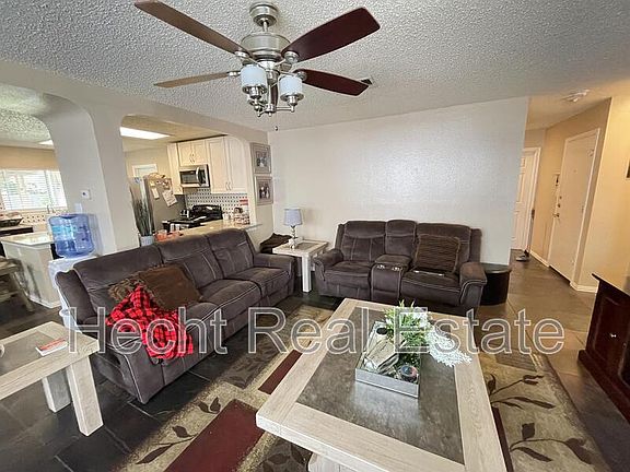 2nd image of 2505 Glen Field Dr