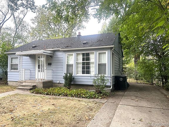 3rd image of 23411 Manistee St