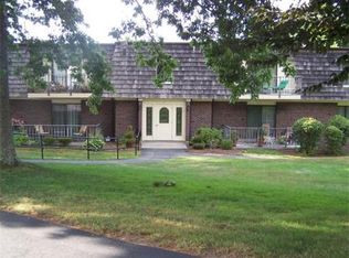 4700 N Main St APT 1F, Fall River, MA 02720