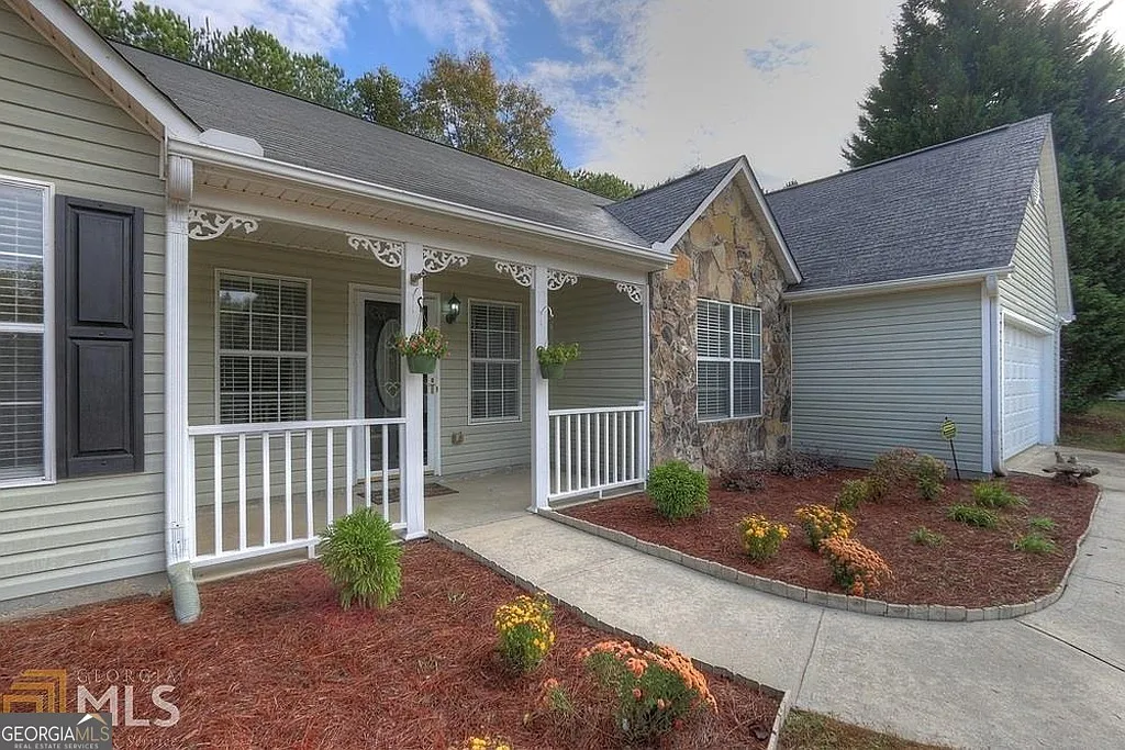 3 bed, 2.0 bath, 1500 sqft, $2,200 — Photo 3