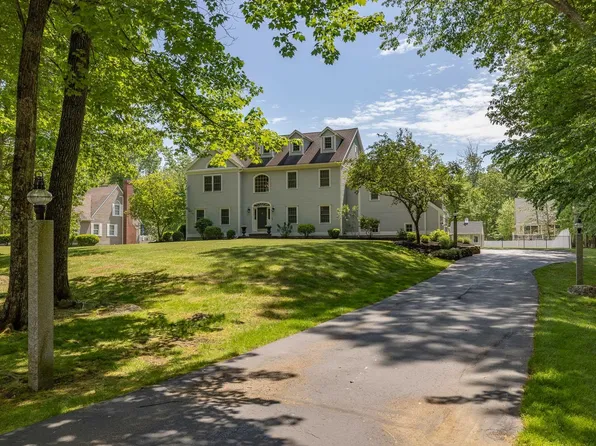 4 Hunter Drive, Hampton, NH 03842