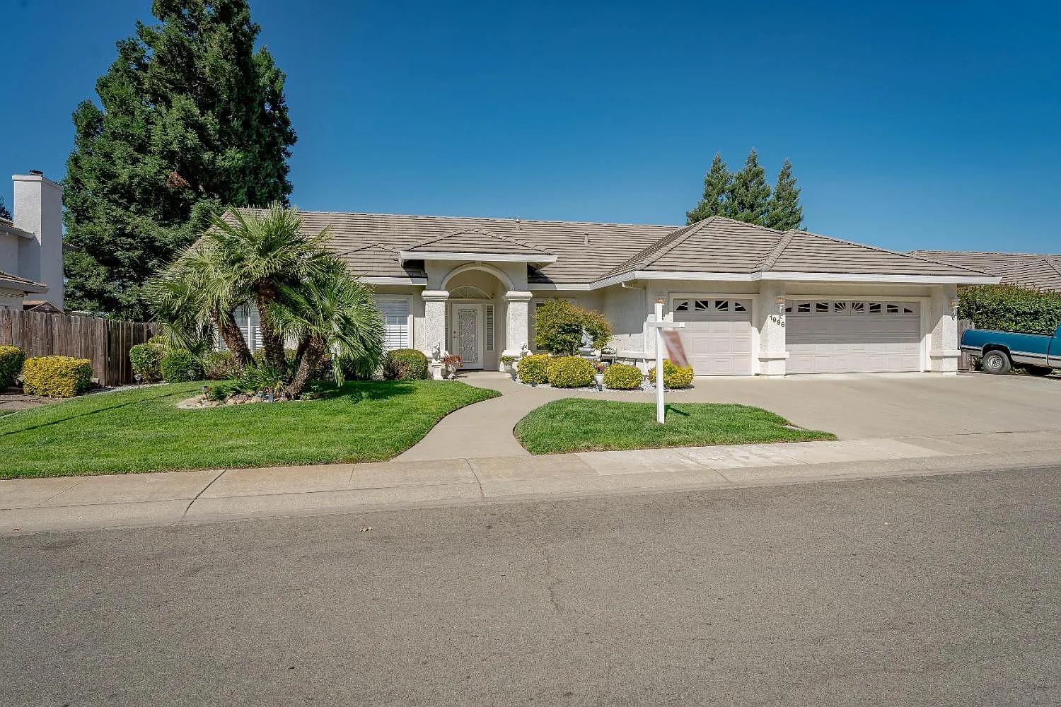 1996 Pepperwood Dr photo 1