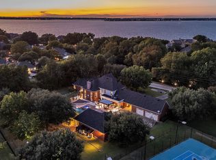 1 Darr Rd, Heath, TX 75032