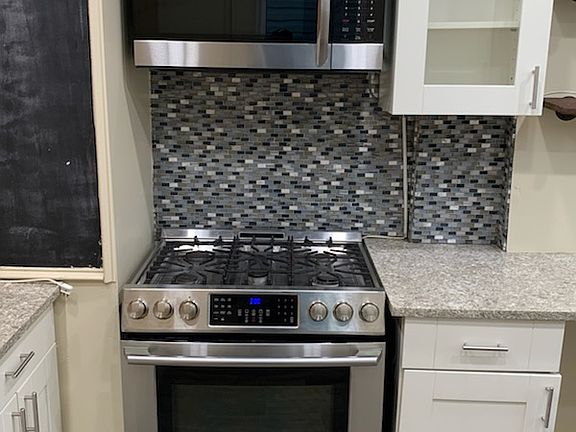 5th image of 3670 Barnes Ave Floor 1