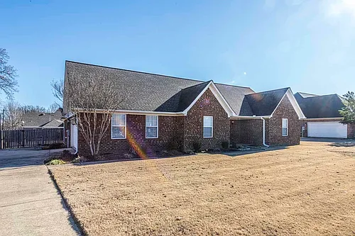 443 Beverly Dr Photo 1