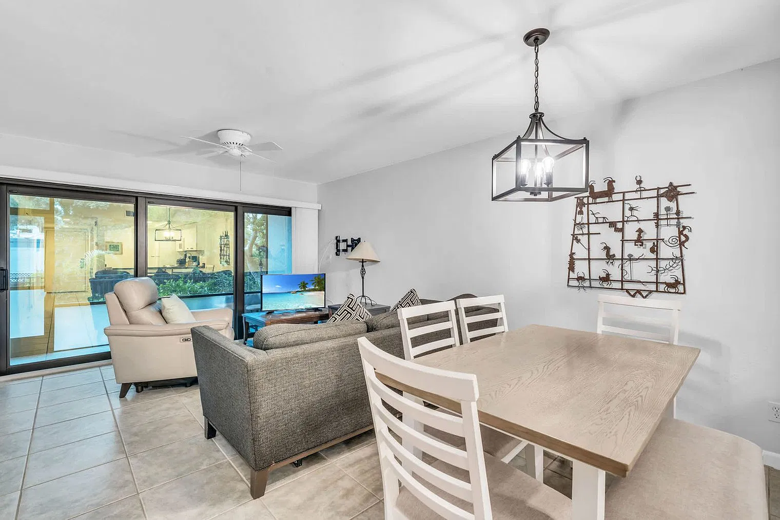 2 bed, 2.0 bath, 861 sqft, $3,088 — Photo 1