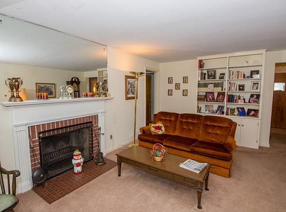 3rd image of 1632 Southwood Ave