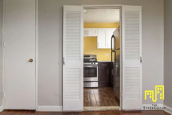 Rented by The Syper Group | media 12