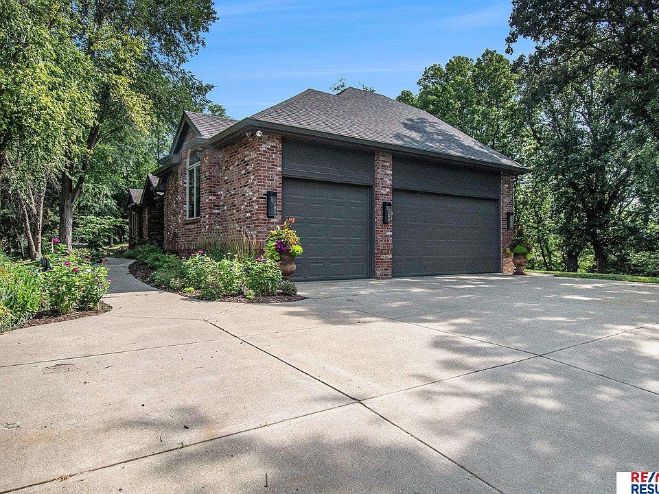 17745 Pioneer Trl, Plattsmouth, NE 68048 | Zillow