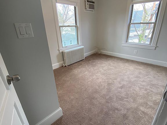 3rd image of 1720 N Veitch St