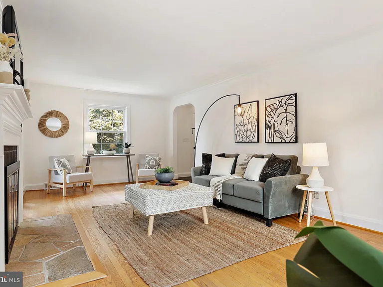 9223 Old Court Rd — Photo 13