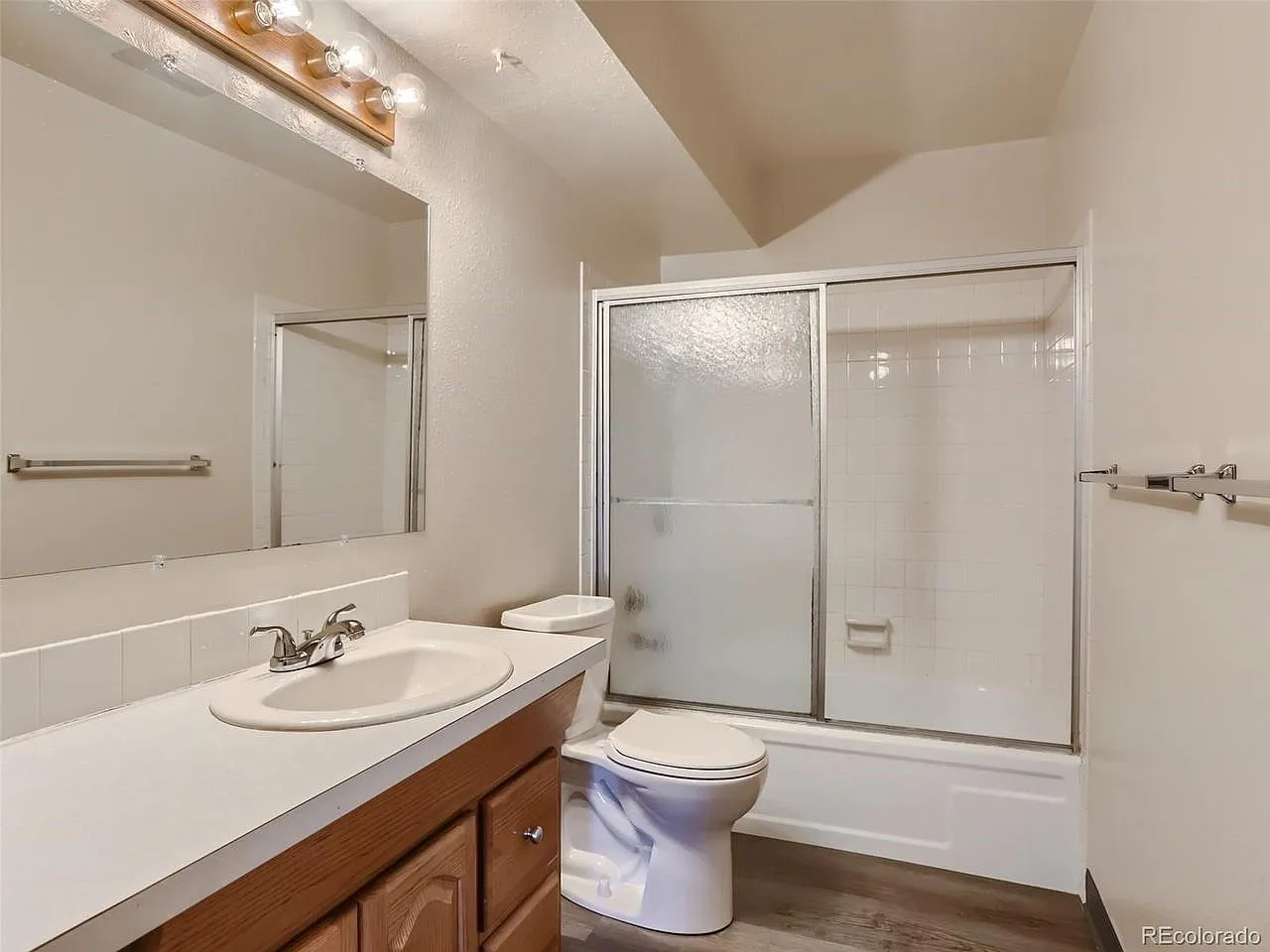 2 bed, 1200 sqft, $1,800 — Photo 2