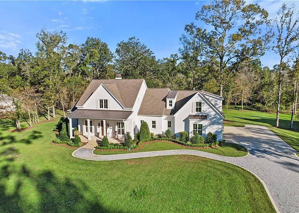 1st image of 121 Pontchartrain Oaks Dr