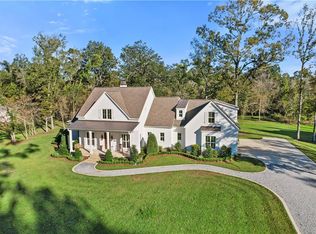 121 Pontchartrain Oaks Dr, Madisonville, LA 70447