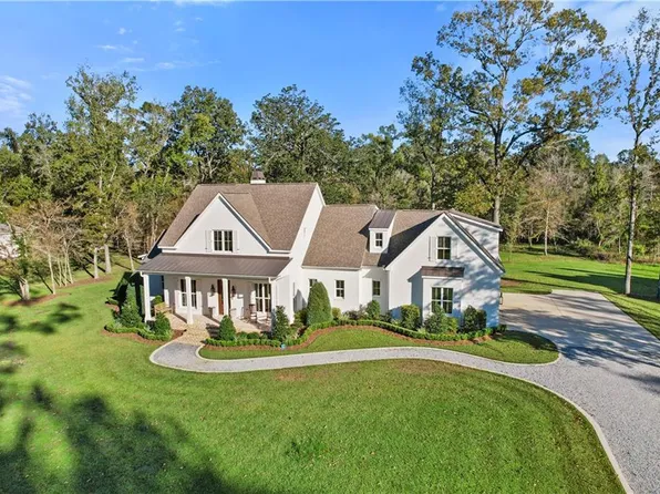 121 Pontchartrain Oaks Dr, Madisonville, LA 70447
