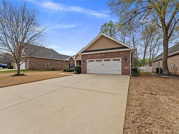 3rd image of 137 Prescott Dr