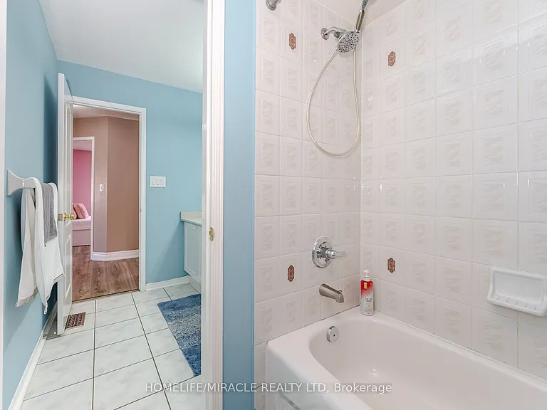 41 Beachpoint Blvd #UPPER — Photo 44