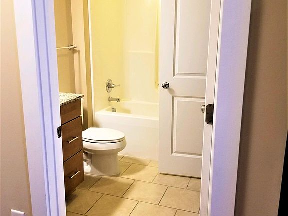 4th image of 611 S Jefferson St APT 908