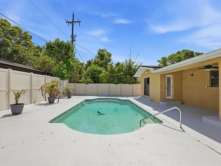 3707 Pelican Ln — Photo 6
