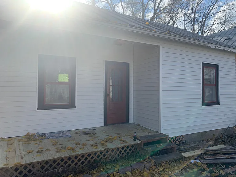 307 McDonald St — Photo 2