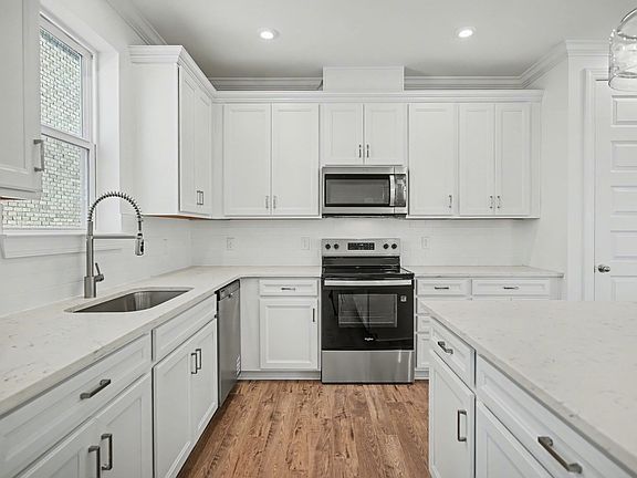 7th image of this home