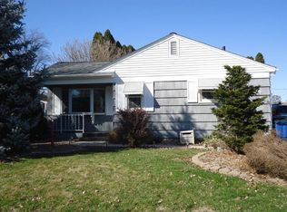 3325 25th Ave, Moline, IL 61265