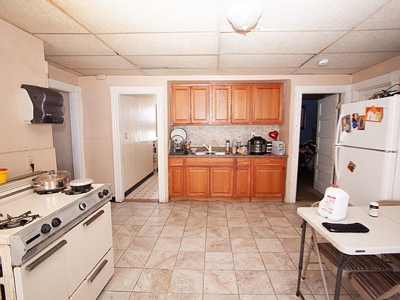 4th image of 8 Fern St