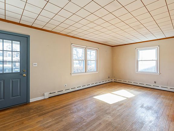 2nd image of 233 6th St