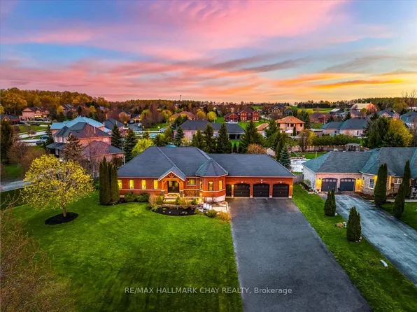 13 Brykman Rd, Essa, ON L0L 2N2