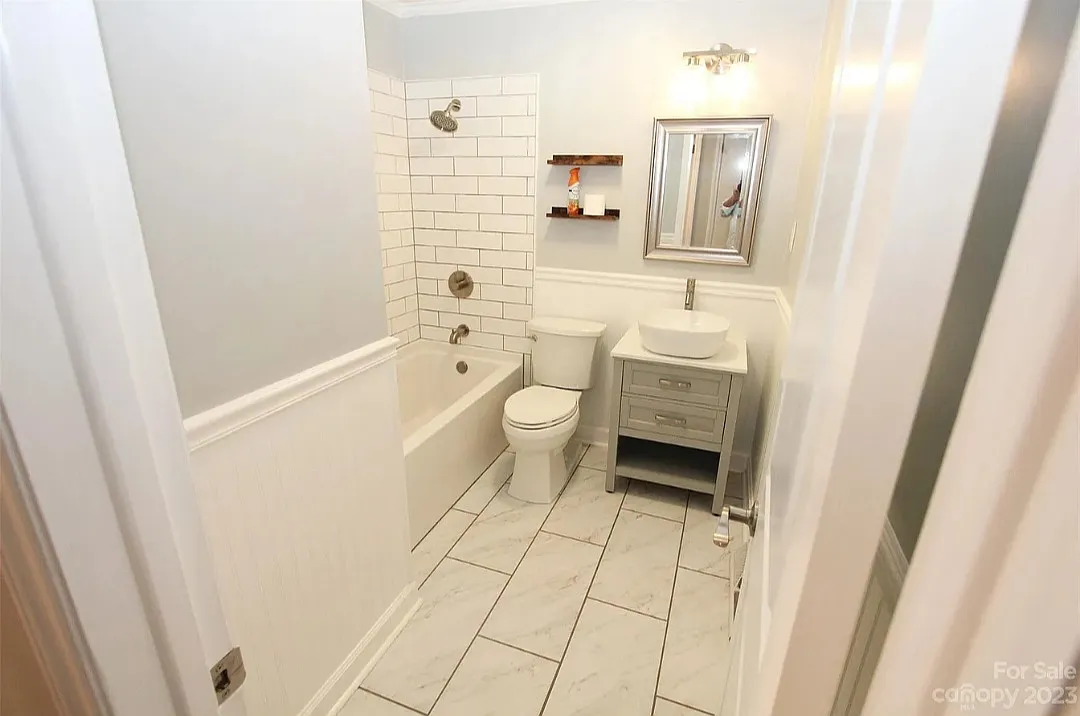 3 bed, 1900 sqft, $1,850 — Photo 2