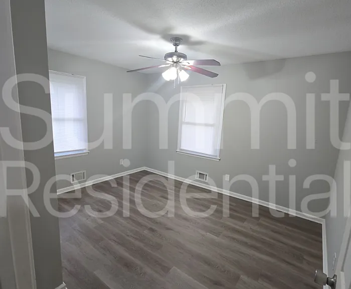 12805 Ewing Ave — Photo 11