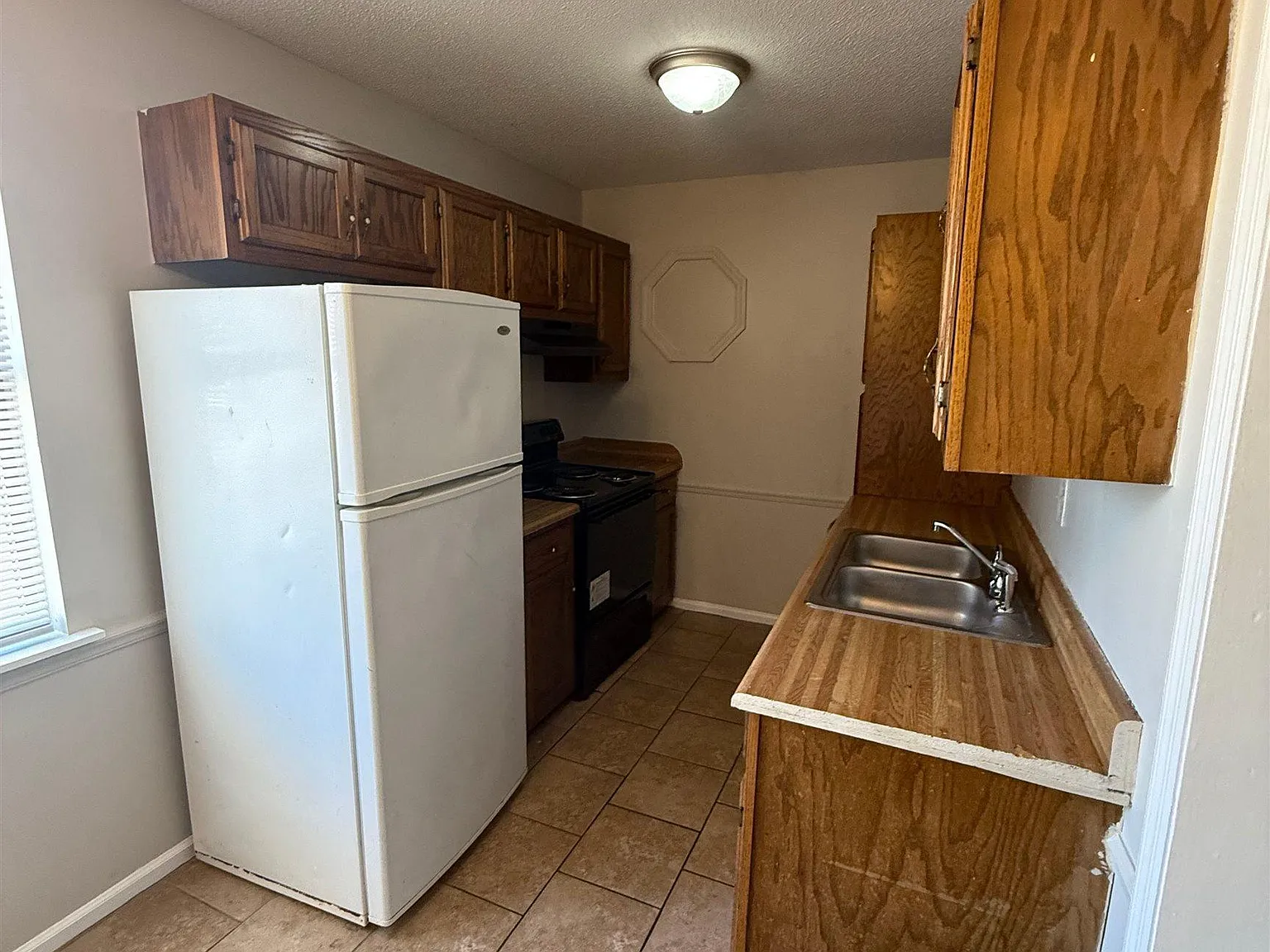 3 bed, 1.5 bath, 800 sqft, $1,400 — Photo 3