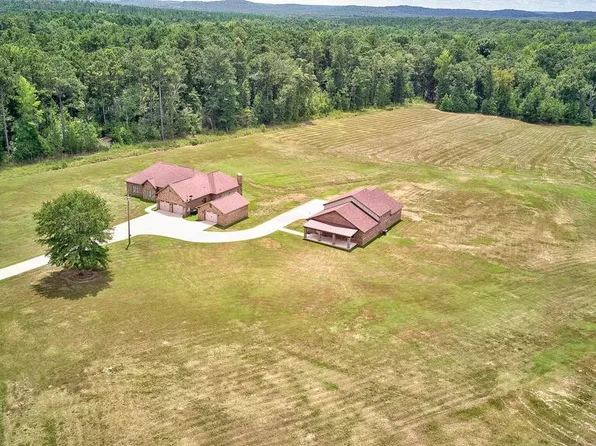 611 Padgetts Rd, Opelika, AL 36804