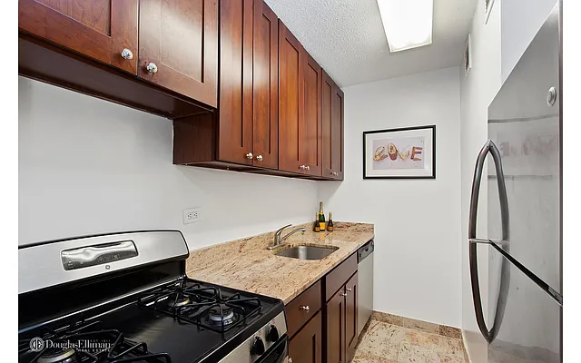 Rented by Douglas Elliman | media 6